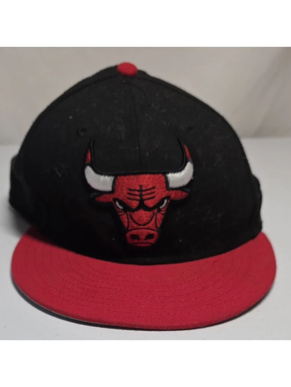 Chicago Bulls Hat Snapback Adjustable Cap Red & Black Logo, NBA